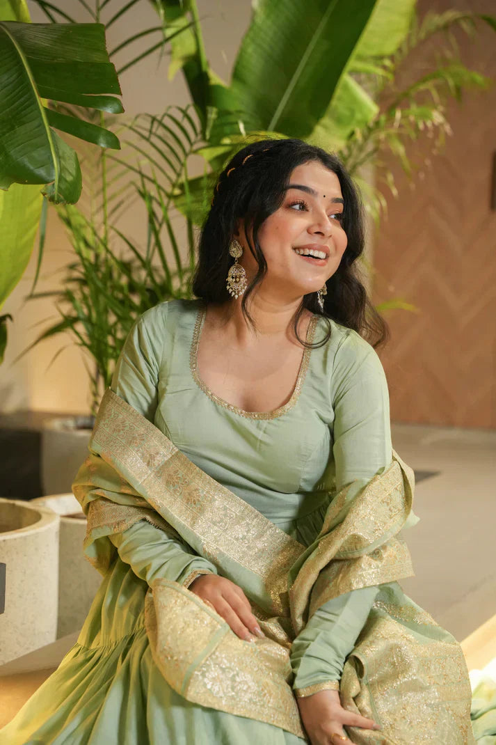 WEDDING SPECIAL MICROCRAPE GOWN WITH JAQUARD DUPATTA PFAB155)(02)