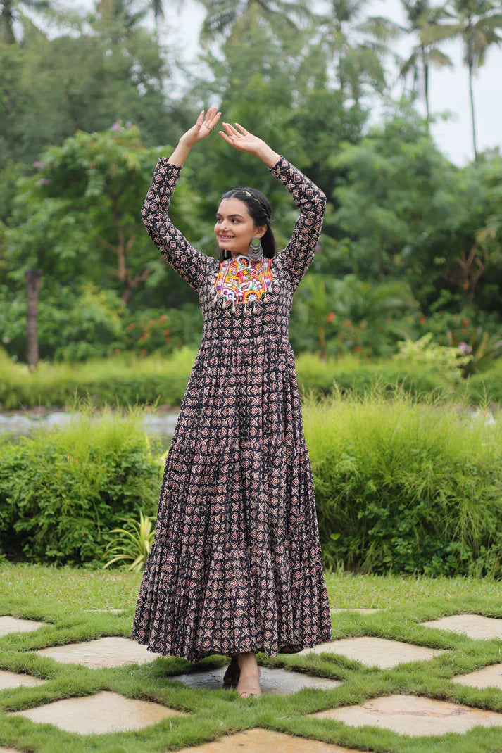 NAVRATRI SPECIAL COTTON GAMTHI PATCH WORK GOWN PFAB149)