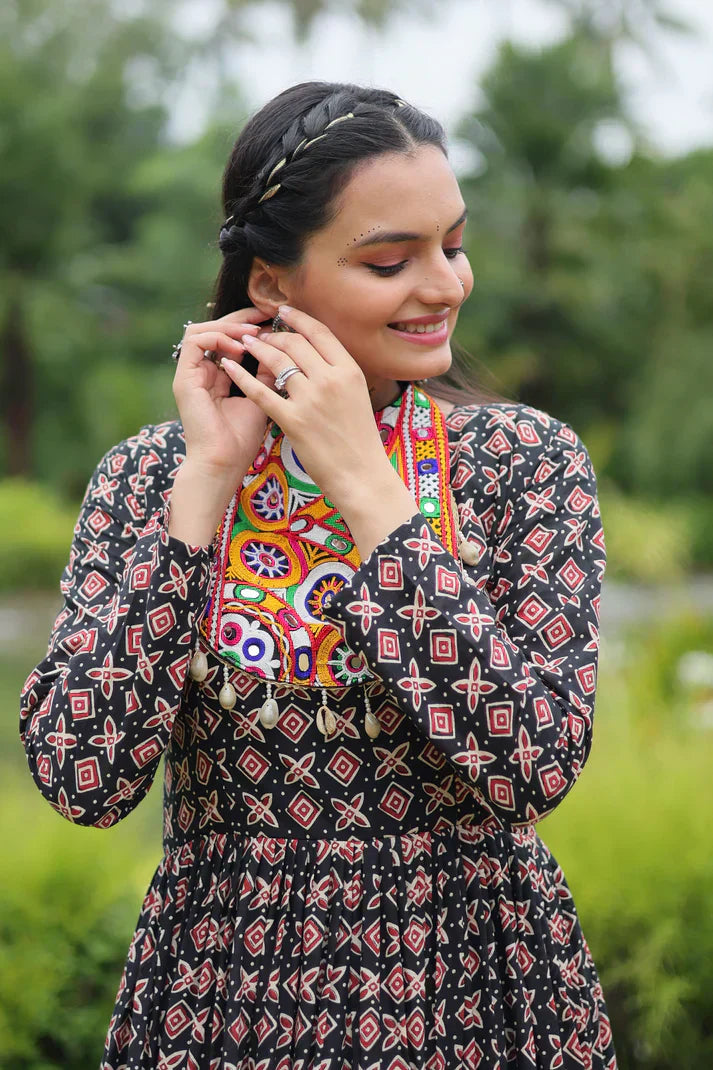 NAVRATRI SPECIAL COTTON GAMTHI PATCH WORK GOWN PFAB149)