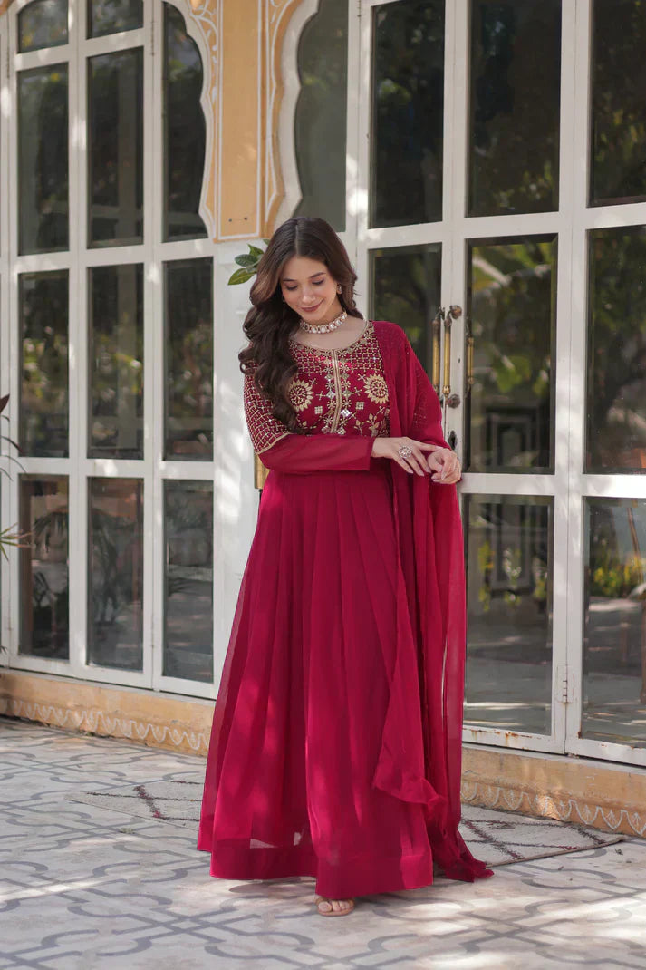 BLOOMING GEORGETTE EMBROIDERED GOWN WITH DUPATTAPFAB198)