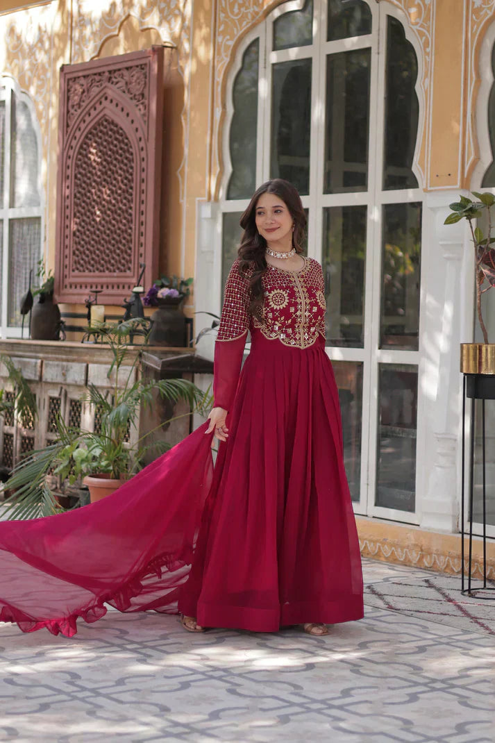 BLOOMING GEORGETTE EMBROIDERED GOWN WITH DUPATTAPFAB198)