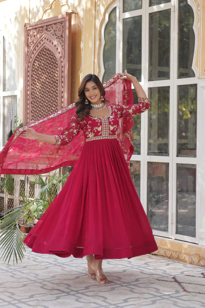 FAUX BLOOMING WITH SEQUANCE EMBROIDERED GOWN WITH DUPATTAPFAB186)