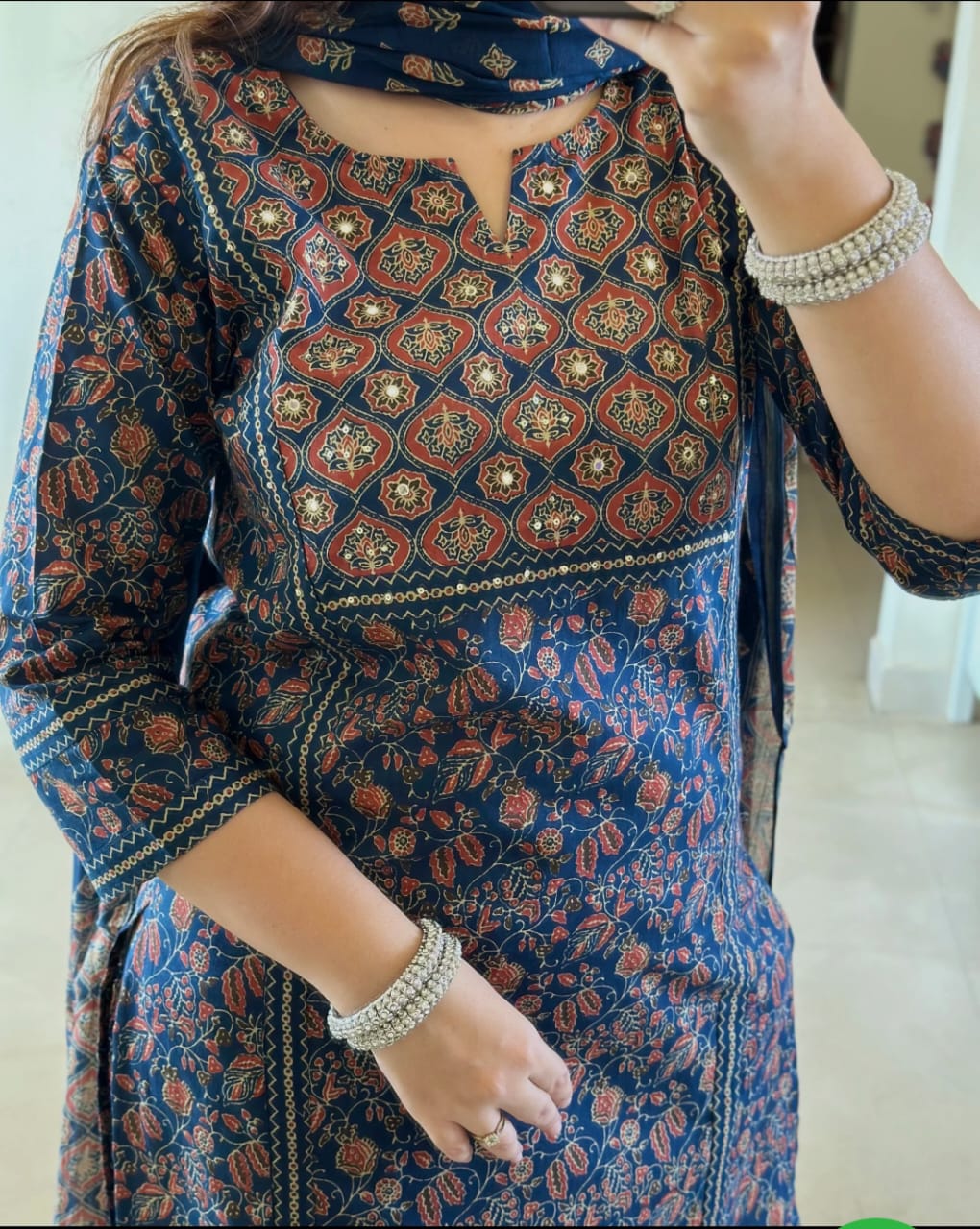 superhit design for festivalseason*  Beautiful Jaipuri Printed Cotton Suit Set Cotton Kurta With Floral Print And Handwork detailing With Panel Work Paired Up With Cotton Pant and Duppatta🥰💫)