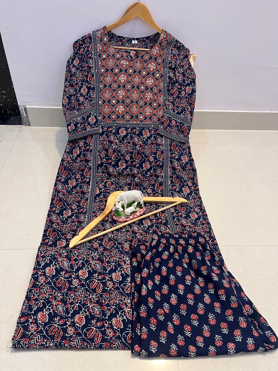 superhit design for festivalseason*  Beautiful Jaipuri Printed Cotton Suit Set Cotton Kurta With Floral Print And Handwork detailing With Panel Work Paired Up With Cotton Pant and Duppatta🥰💫)