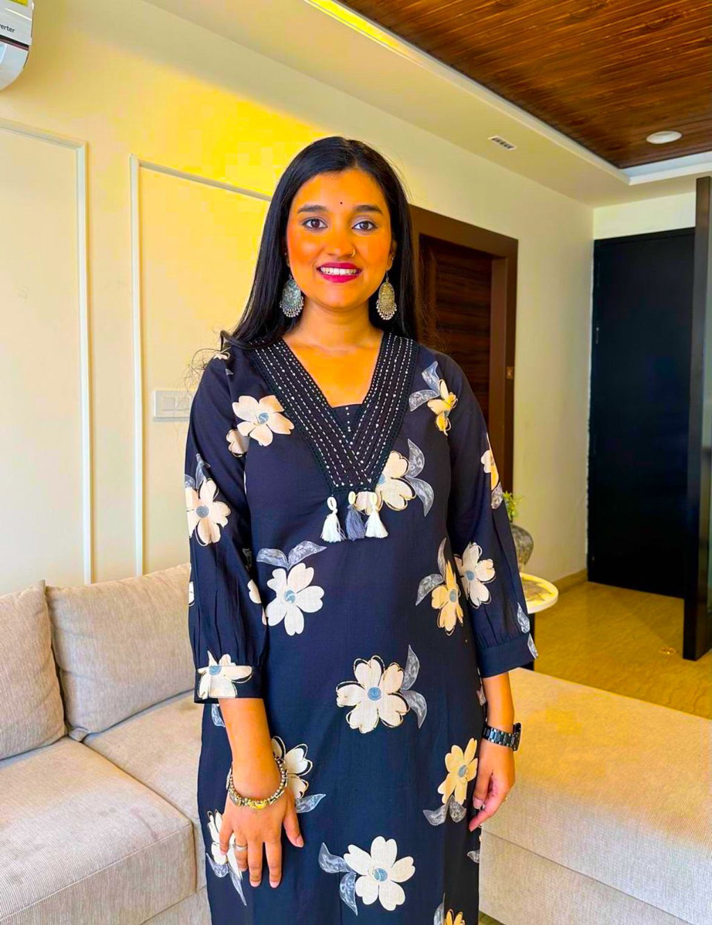 Look straight out of a dreamy movie set as you turn around and walk in this elegant flaired suit ! The perfect of traditional wear(PFAB136)