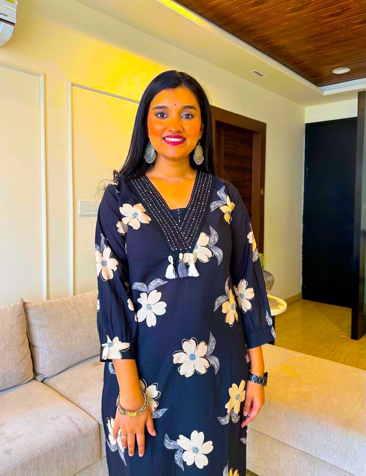 Look straight out of a dreamy movie set as you turn around and walk in this elegant flaired suit ! The perfect of traditional wear(PFAB136)