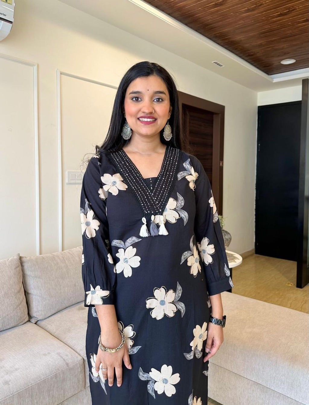 Look straight out of a dreamy movie set as you turn around and walk in this elegant flaired suit ! The perfect of traditional wear(PFAB136)