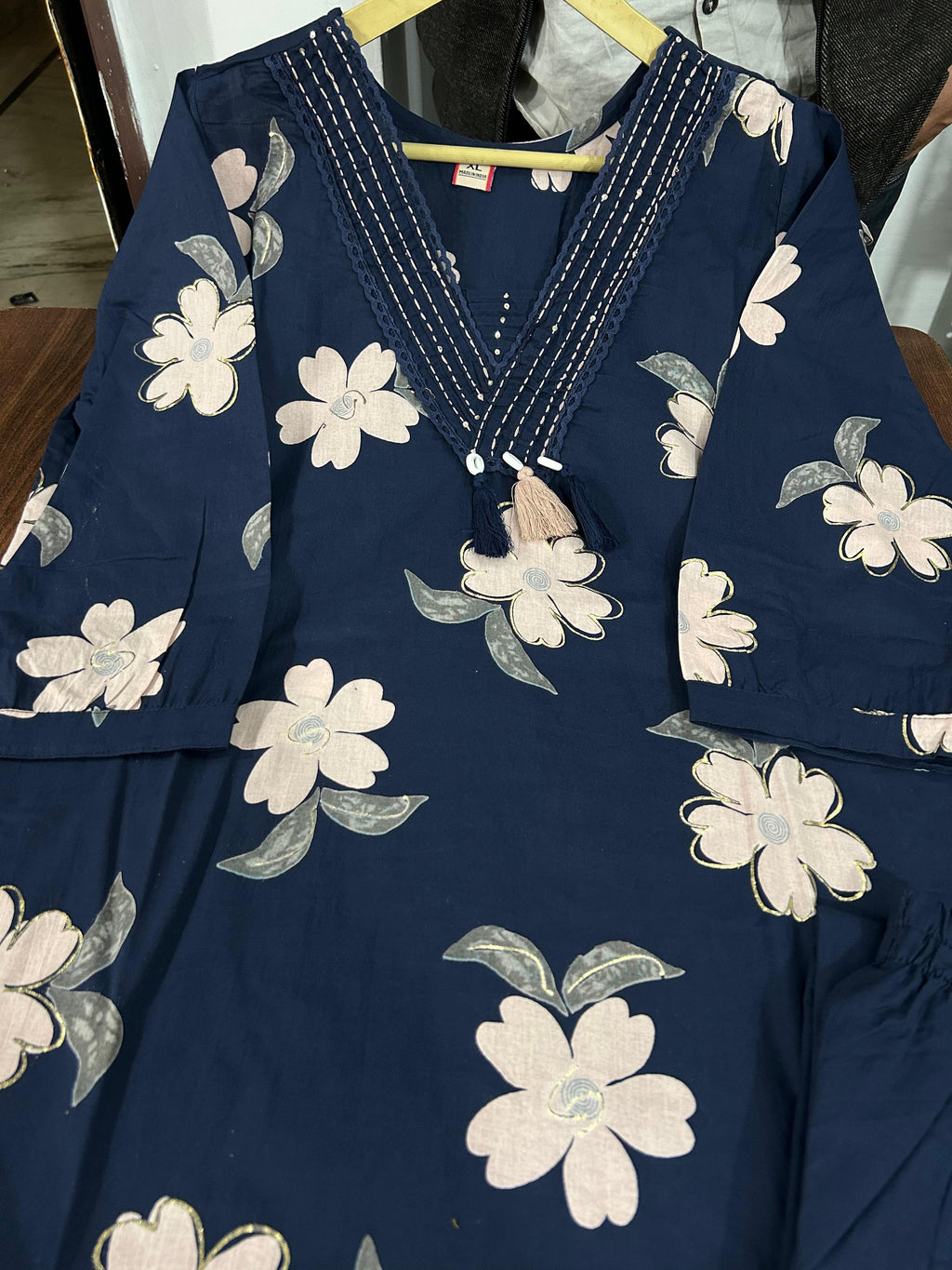 Look straight out of a dreamy movie set as you turn around and walk in this elegant flaired suit ! The perfect of traditional wear(PFAB136)