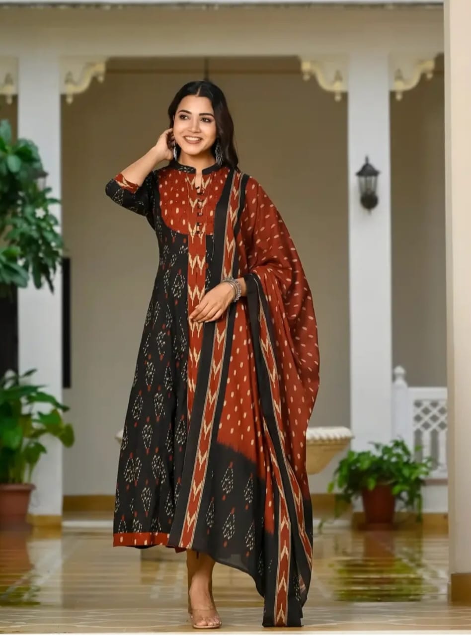 ♥️♥️“ NEW FULL COTTON PRINT HEVY HAND WORK ANARKALI KURTI ;PANT MALMAL DUPATTA ARRIVAL 😍💖