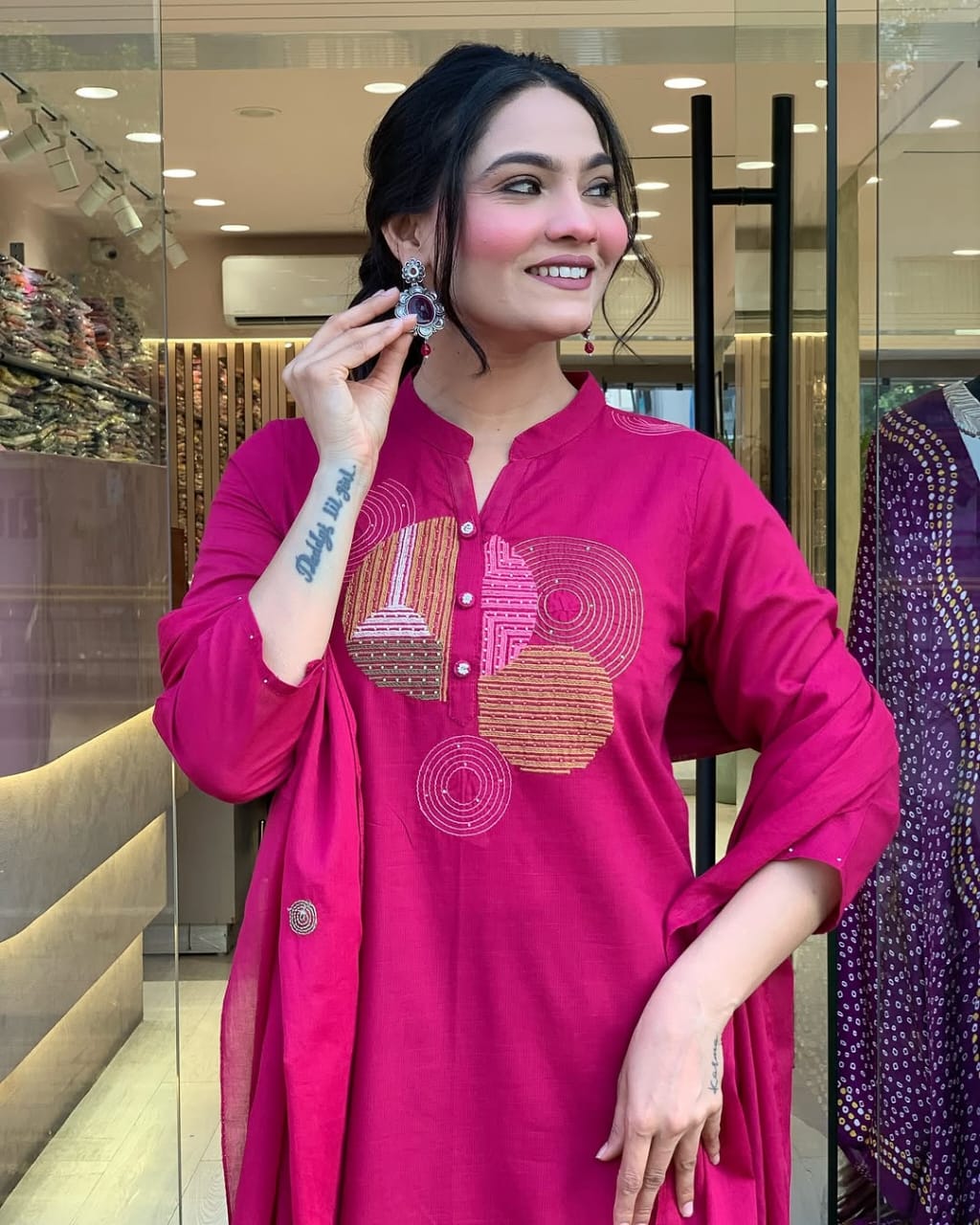 This Kurti,pant dupatta set is perfect for the summer season with its vibrant floral print and confident (PFAB1406)