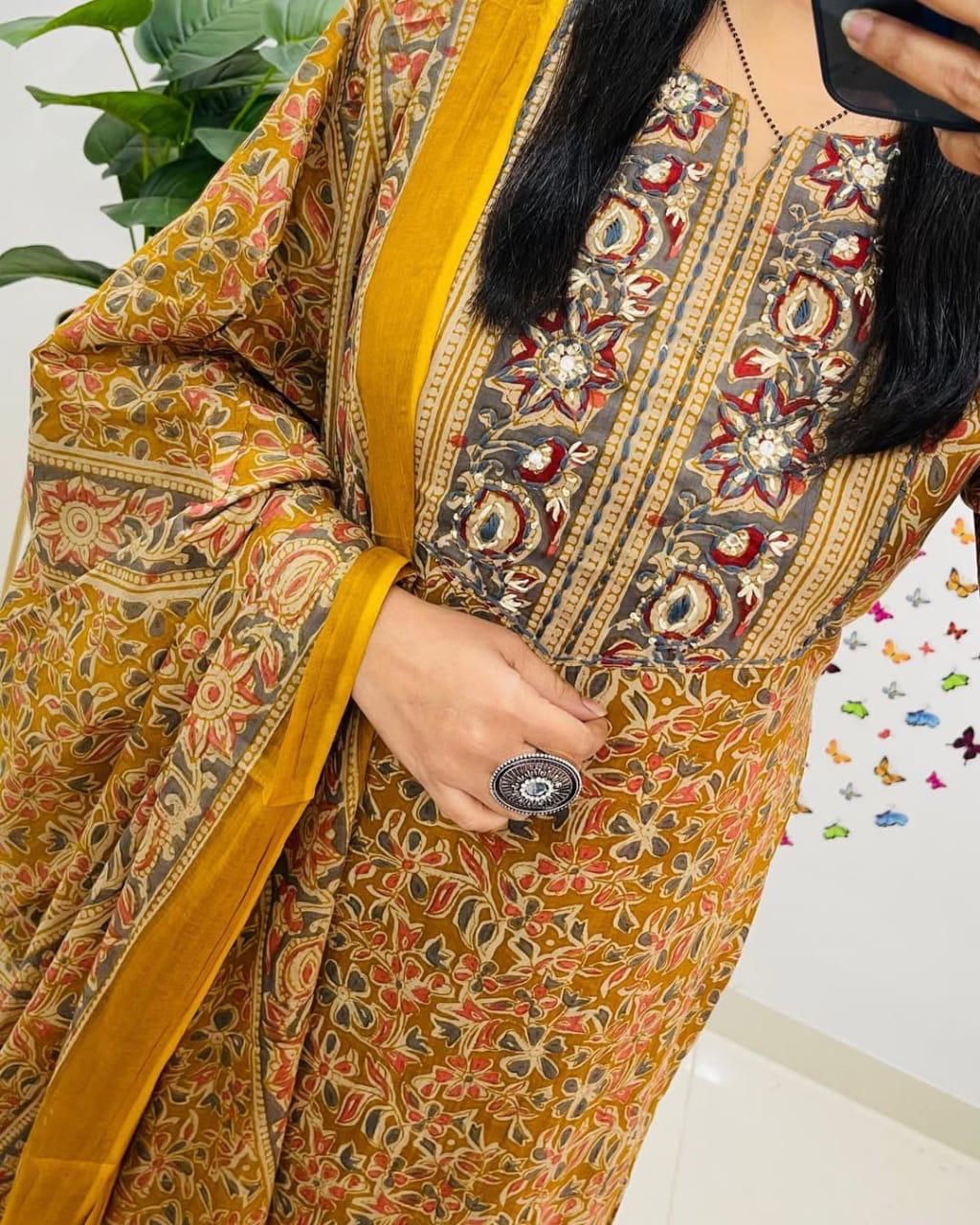 This Kurti,pant dupatta set is perfect for the summer season with its vibrant floral print and confident Plus(PFAB1416)