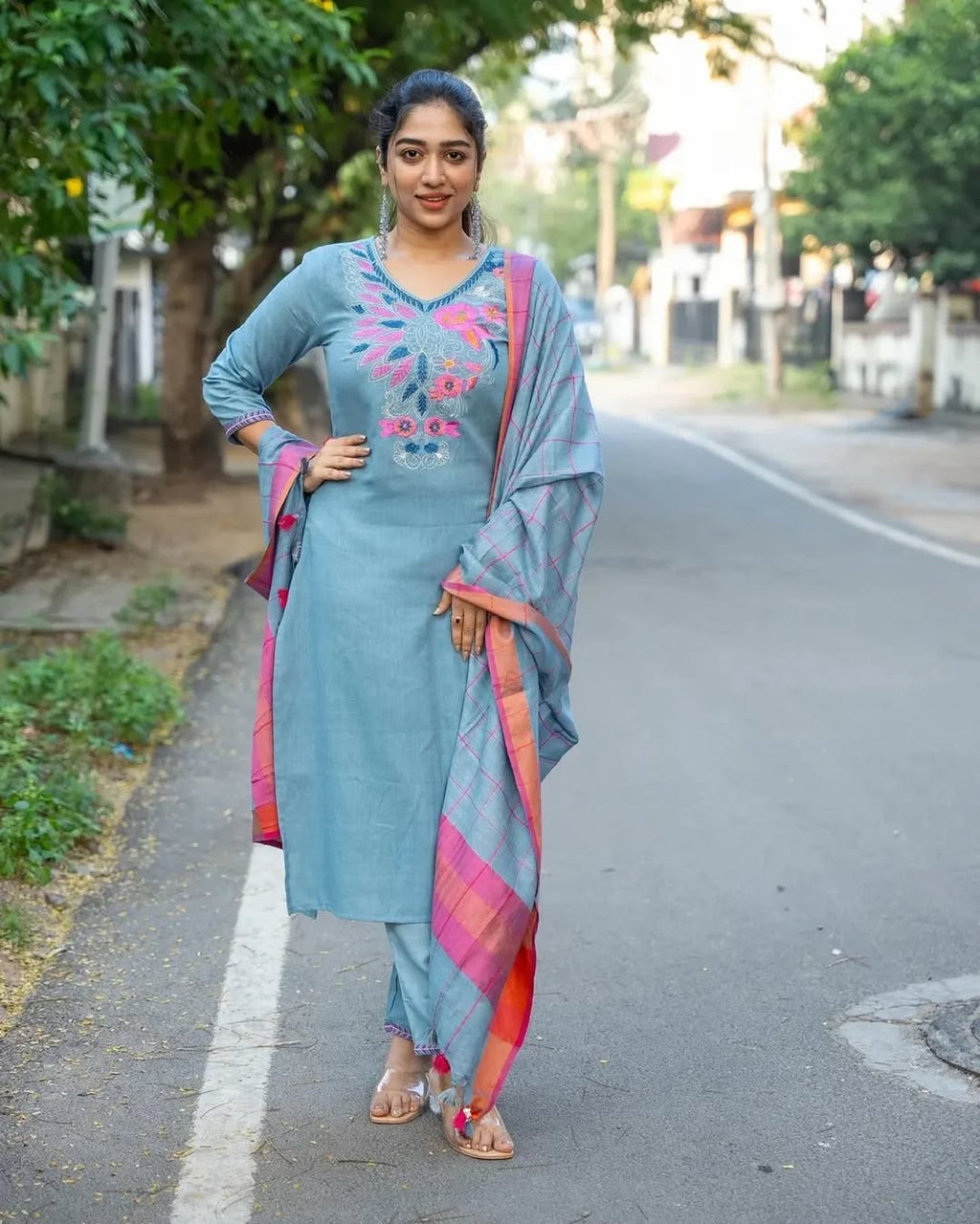 Handloom cotton embroidered kurti paired with handloom embroidered Cotton(PFAB1420)
