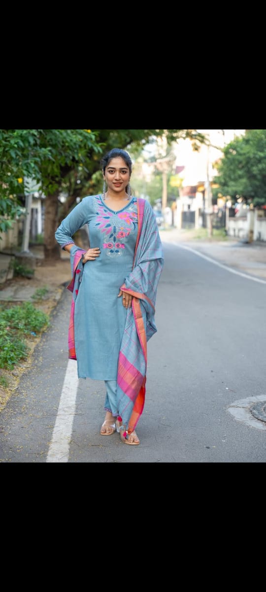 Handloom cotton embroidered kurti paired with handloom embroidered Cotton(PFAB1420)