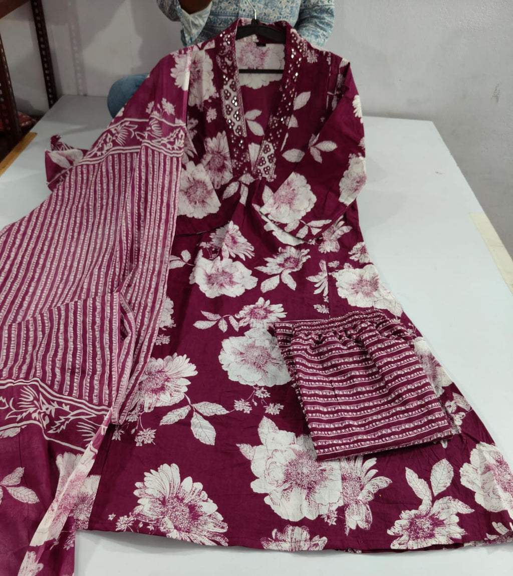 🌹🌹Pure fine Cotton fabric Havy Embroidery Work Kurti with Pant with cotton 100-100 Dupatta🌹🌹