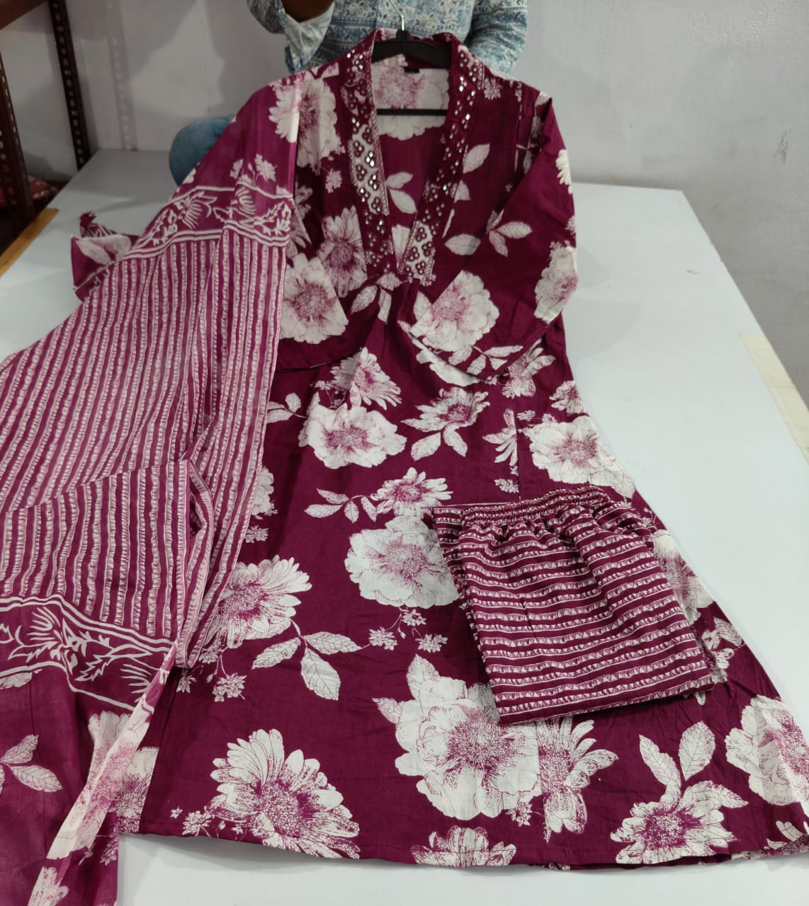 🌹🌹Pure fine Cotton fabric Havy Embroidery Work Kurti with Pant with cotton 100-100 Dupatta🌹🌹