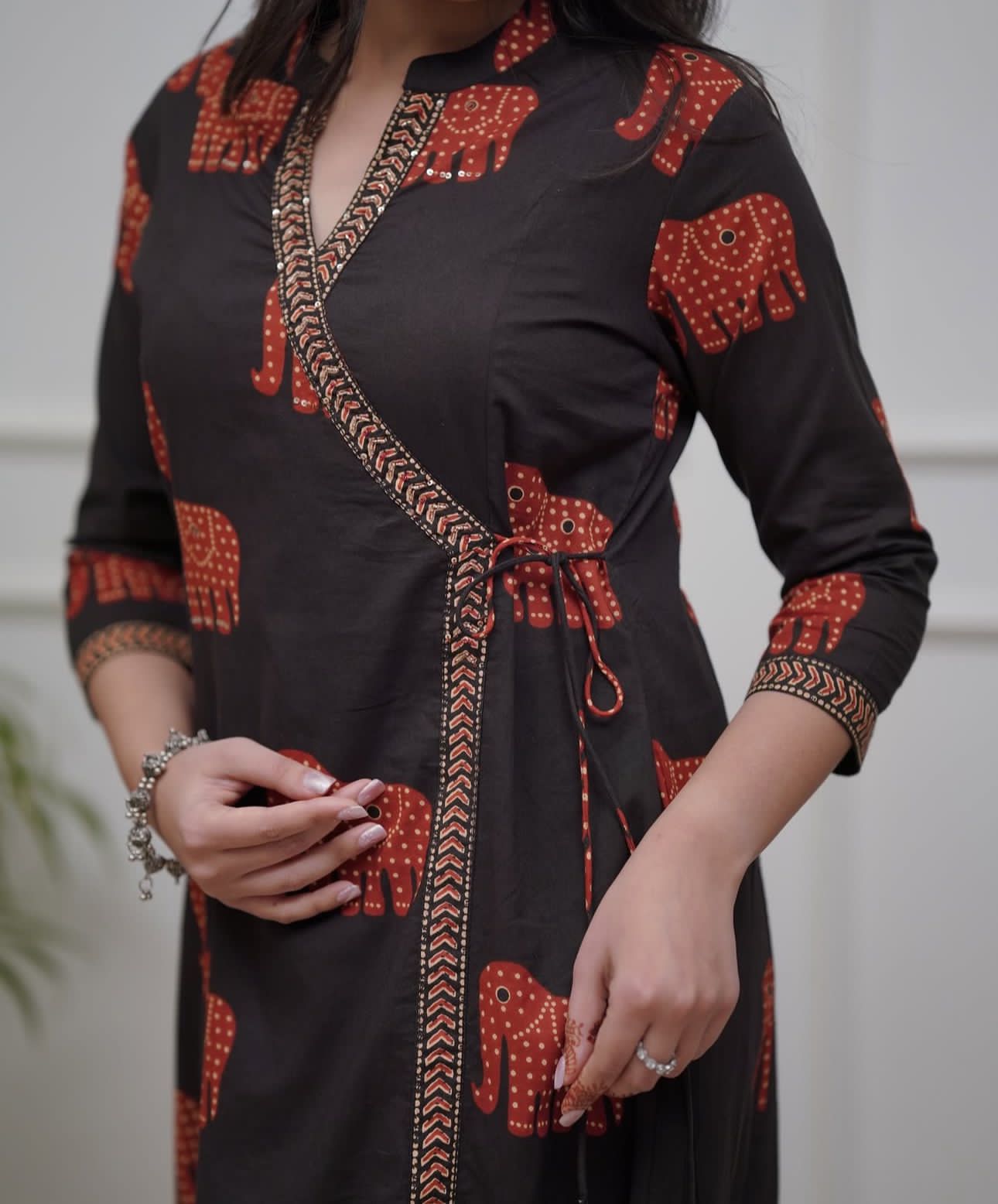 Enjoy your festival 🌞with our Very Beautiful 3ps Set . 🪡 🪡 🪡 🌸(PFAB1442)