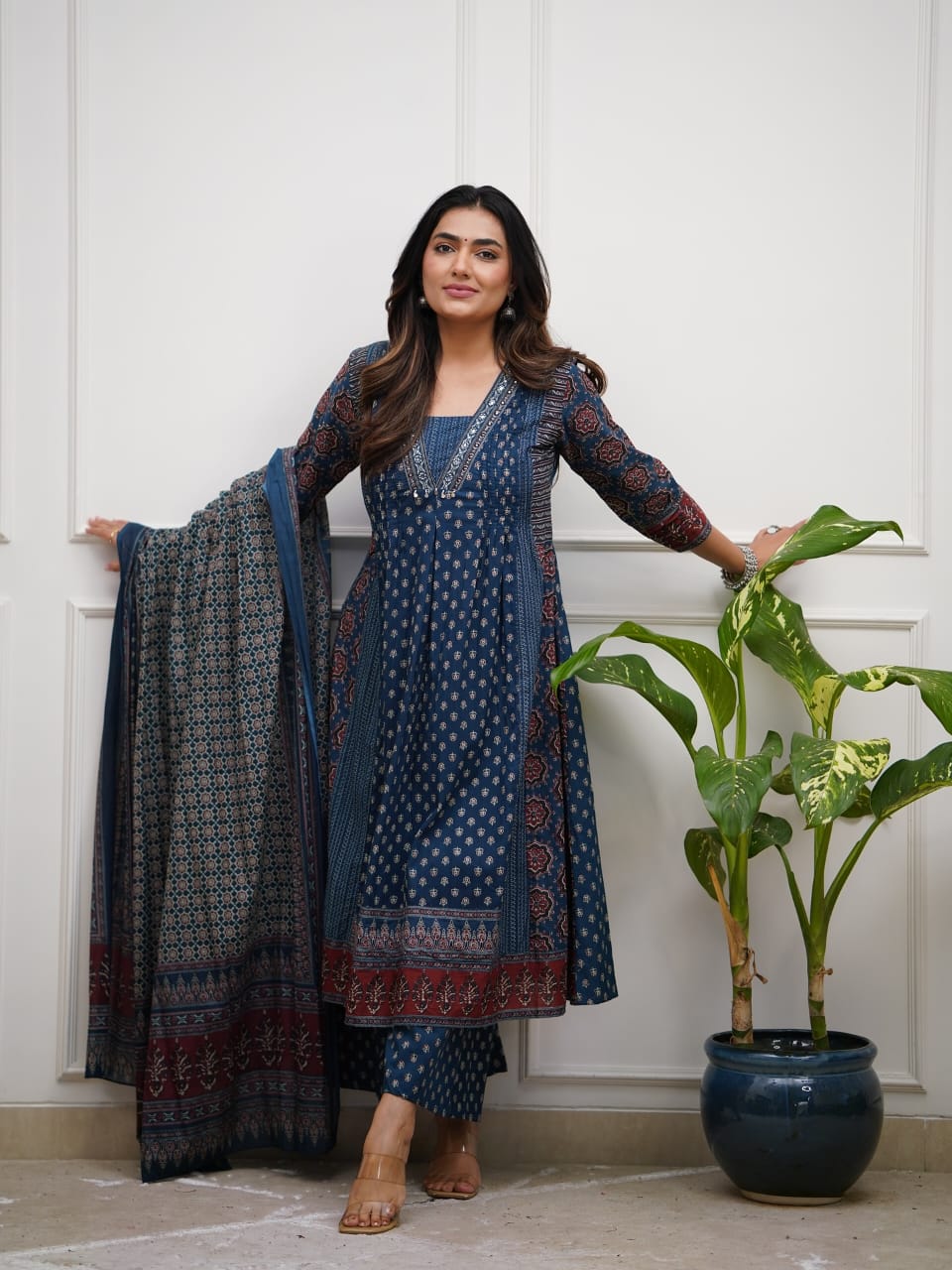 👉🏻👉🏻NEW product LUNCHING super hit &nbsp; hai dimand product Beutiful Suit Set👈🏻👈🏻(PFAB1462)