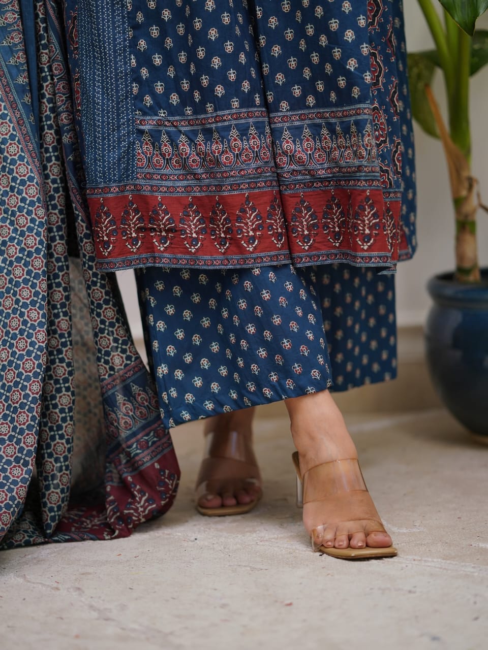 👉🏻👉🏻NEW product LUNCHING super hit &nbsp; hai dimand product Beutiful Suit Set👈🏻👈🏻(PFAB1462)