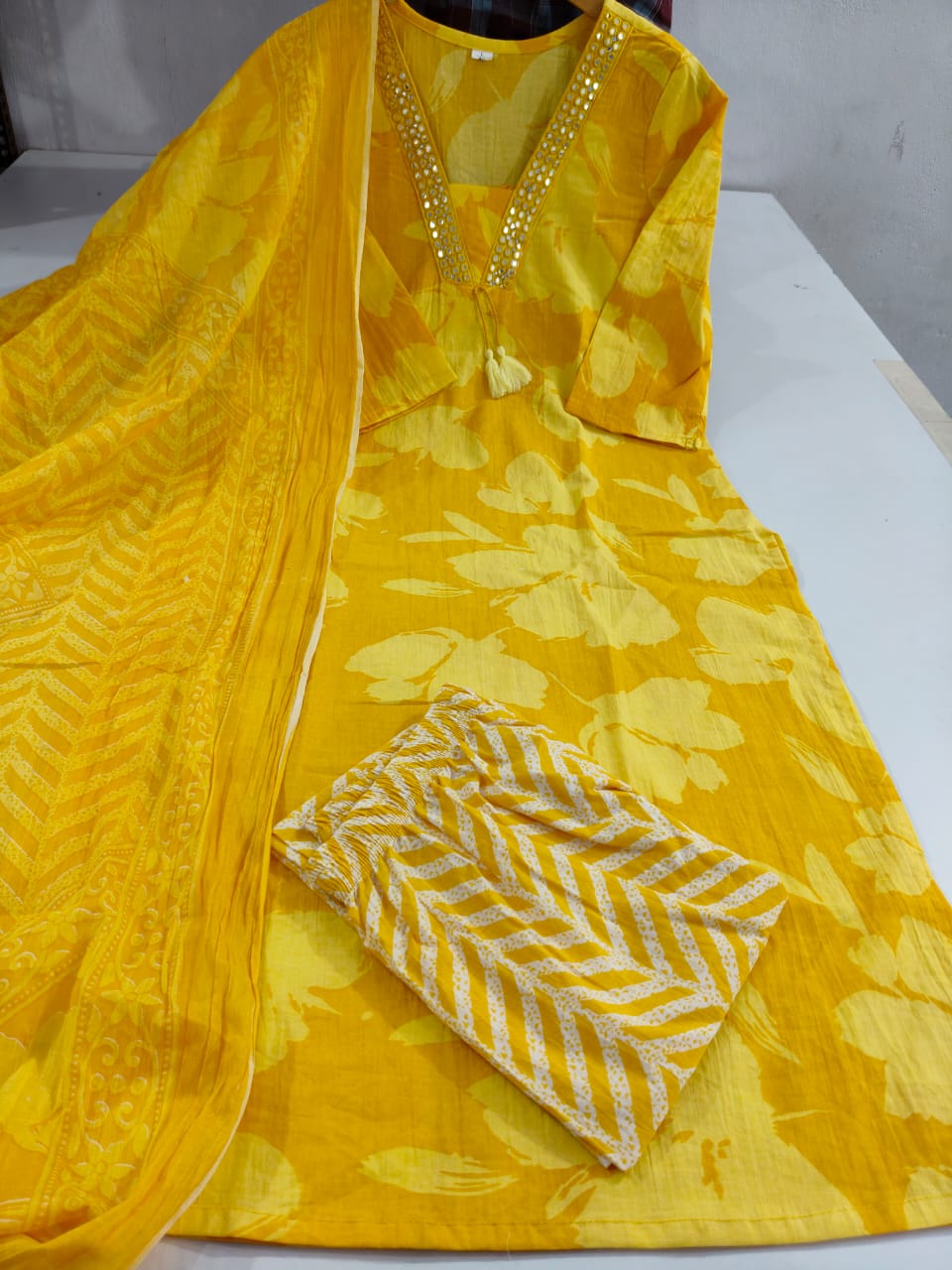 🧶💫New Designer Floral Cotton Suit set collection(PFAB1467)