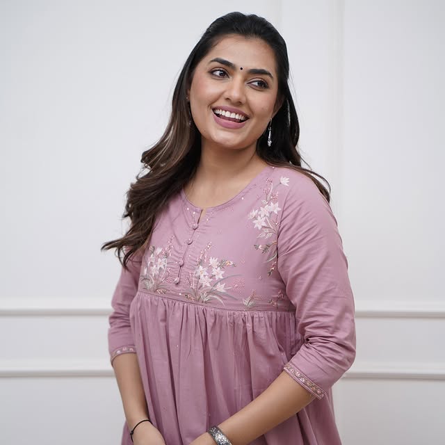 look classy and elegant with our new pure cotton collared kurta pant set(PFAB1145)