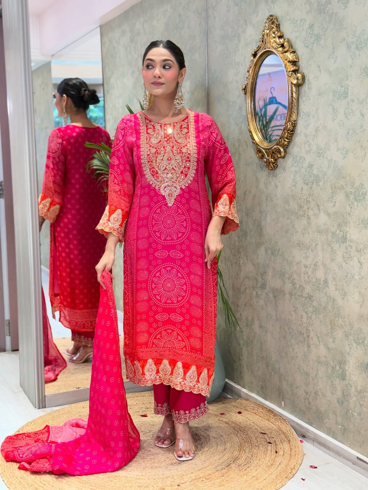 * LONCHING ĐĚSIGNER PARTY WEAR TOP AND BOTAM . WITH FANCY DUPPATA AND EMBROIDERY WORK*