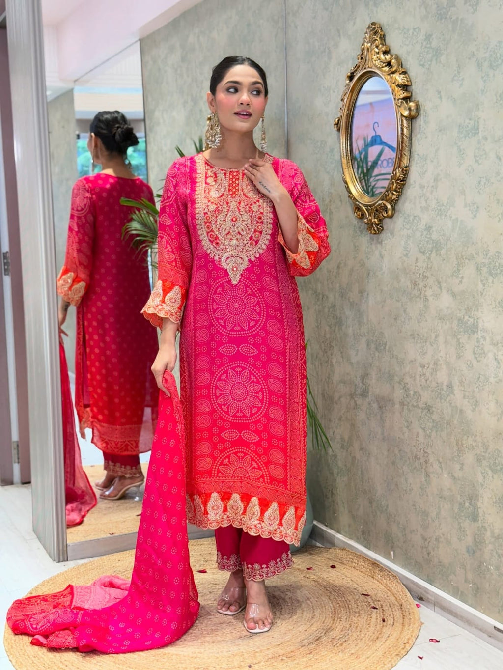 * LONCHING ĐĚSIGNER PARTY WEAR TOP AND BOTAM . WITH FANCY DUPPATA AND EMBROIDERY WORK*