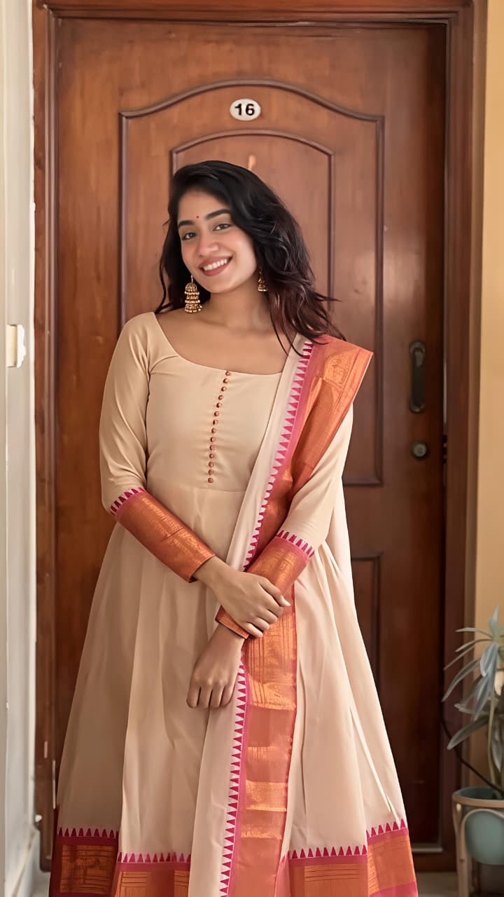 Featuring beautiful Heavy Suit Set which is beautifully decorated potli🪡. It is paired with matching duppata (RRRD01)