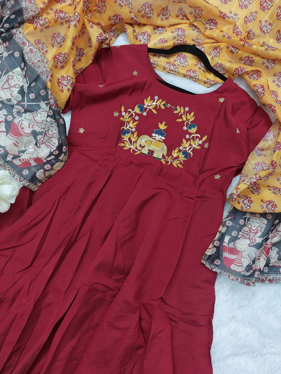 Featuring beautiful Heavy Suit Set which is beautifully decorated with intricate hand elephant 🐘 embroidery work, Zari weaving .  (RRRD14)