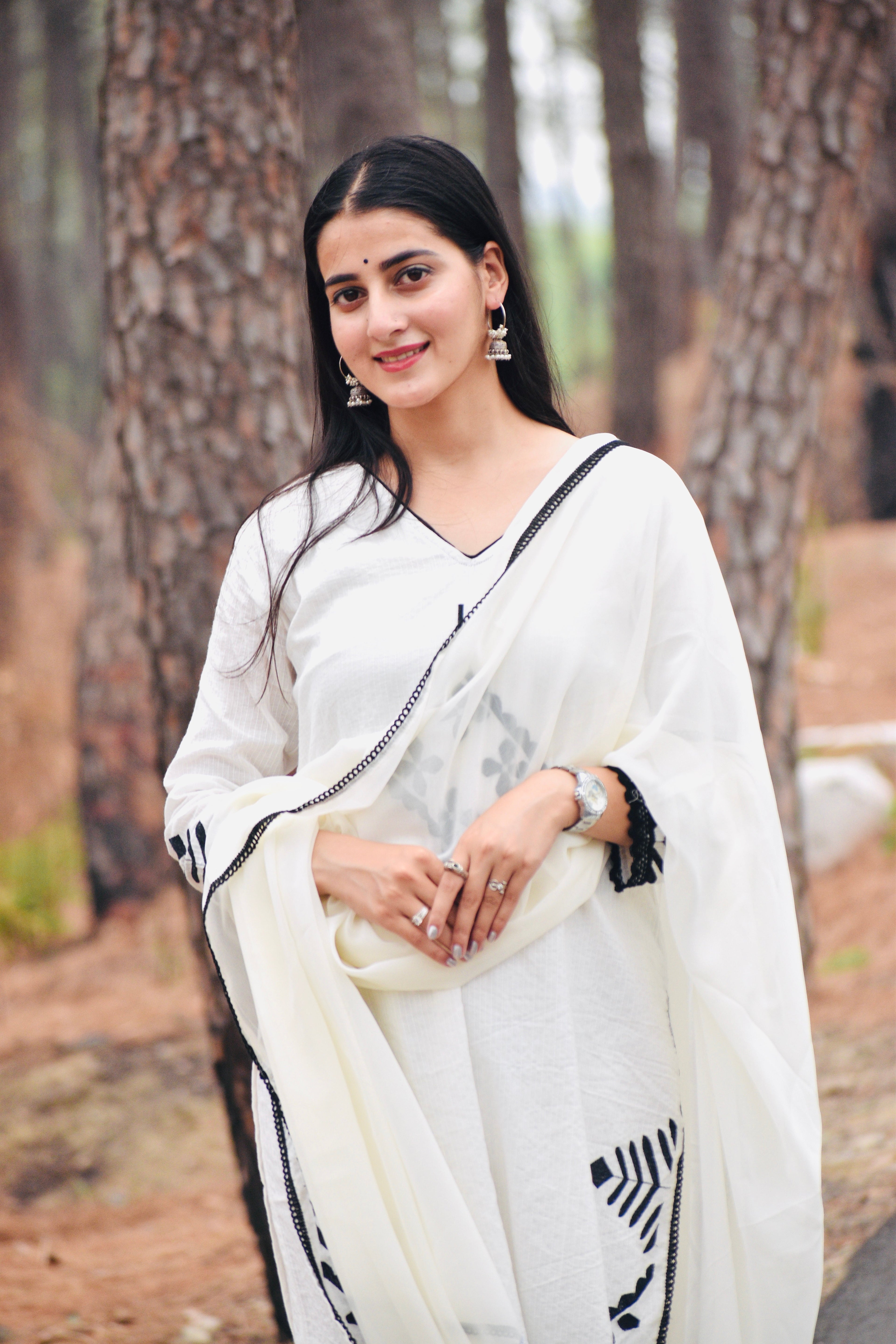 *We are here to spread some magic to your ethnic Heavy cotton katha work and embroidery 🪡 work and beautiful lace work .(PFAB106)