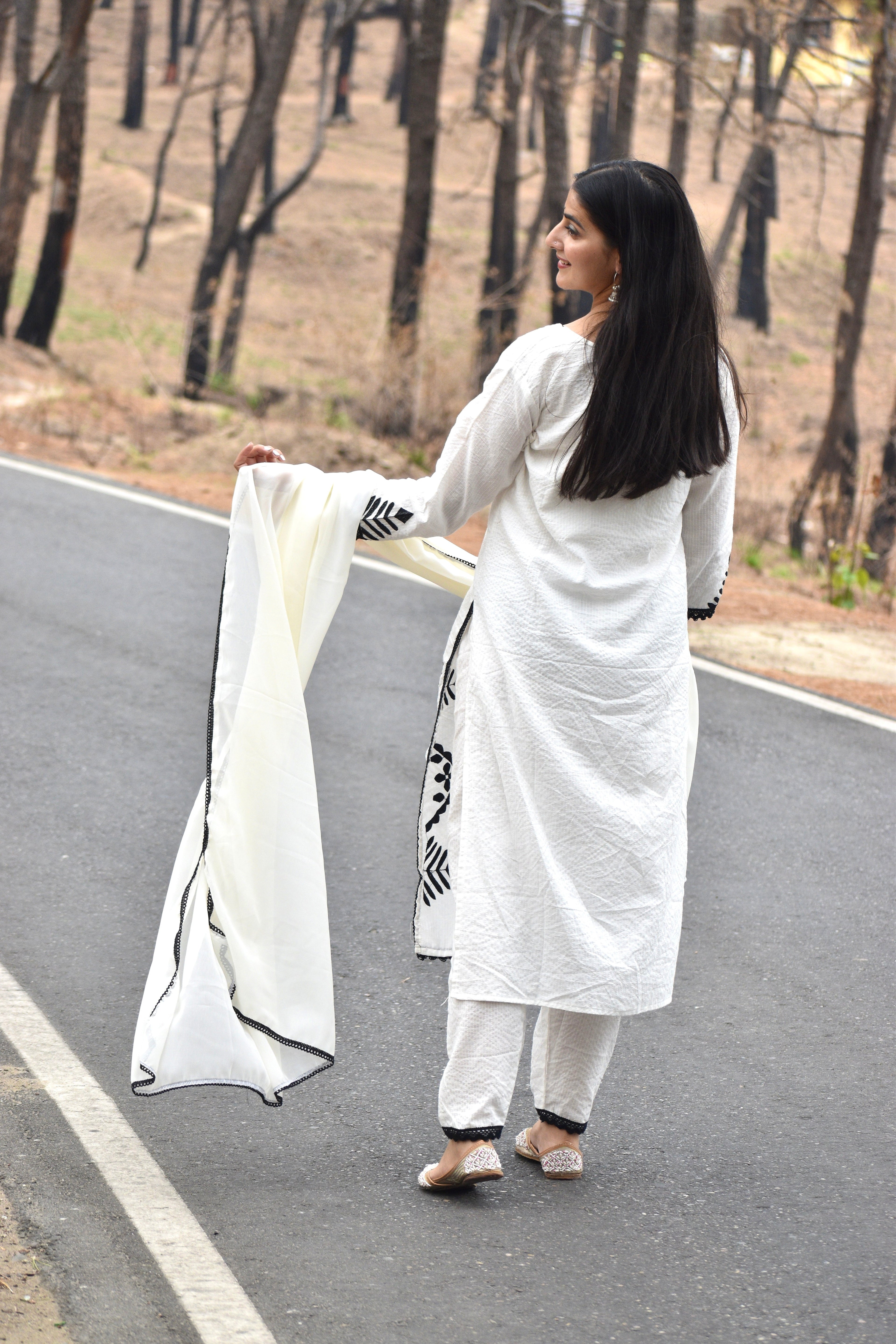 *We are here to spread some magic to your ethnic Heavy cotton katha work and embroidery 🪡 work and beautiful lace work .(PFAB106)