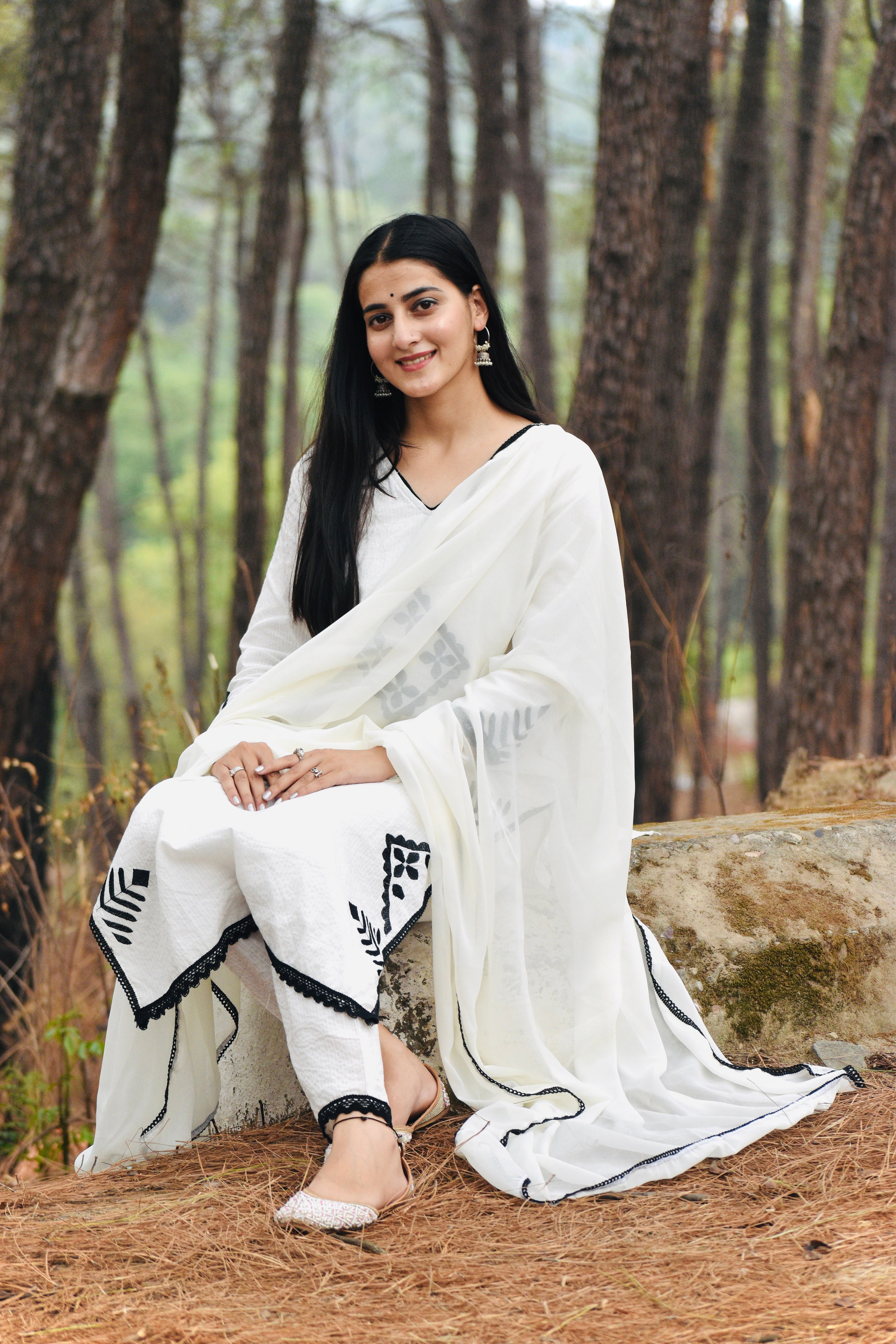 *We are here to spread some magic to your ethnic Heavy cotton katha work and embroidery 🪡 work and beautiful lace work .(PFAB106)